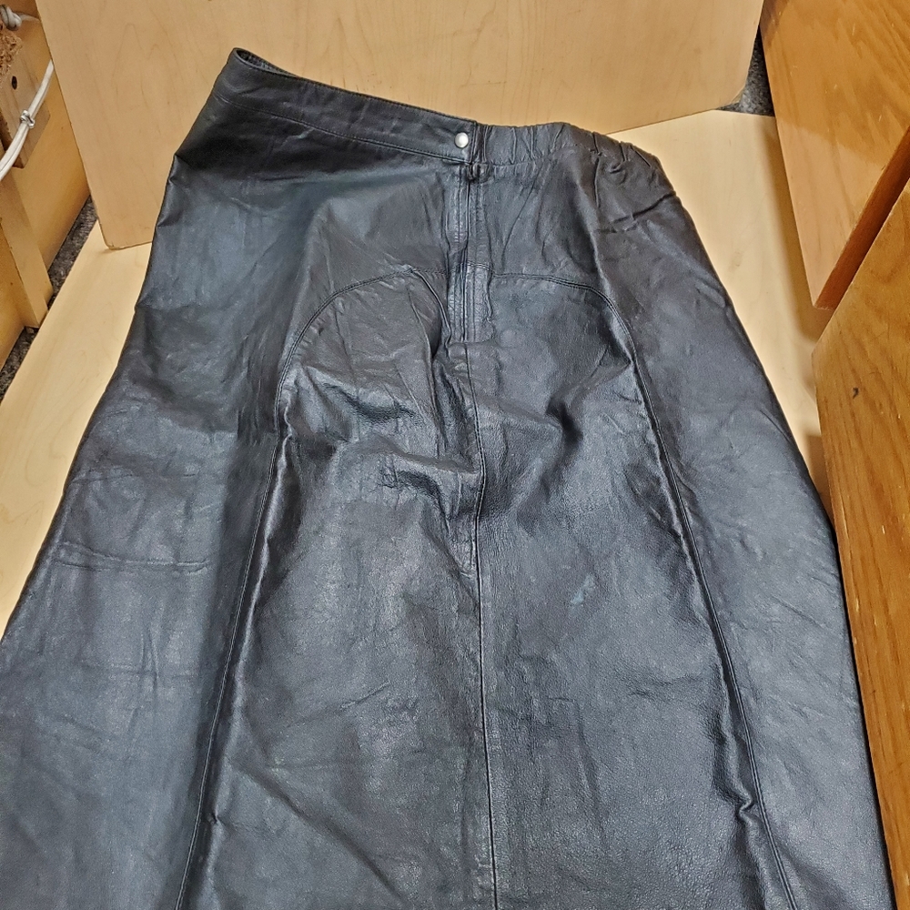 Genuine leather skirt